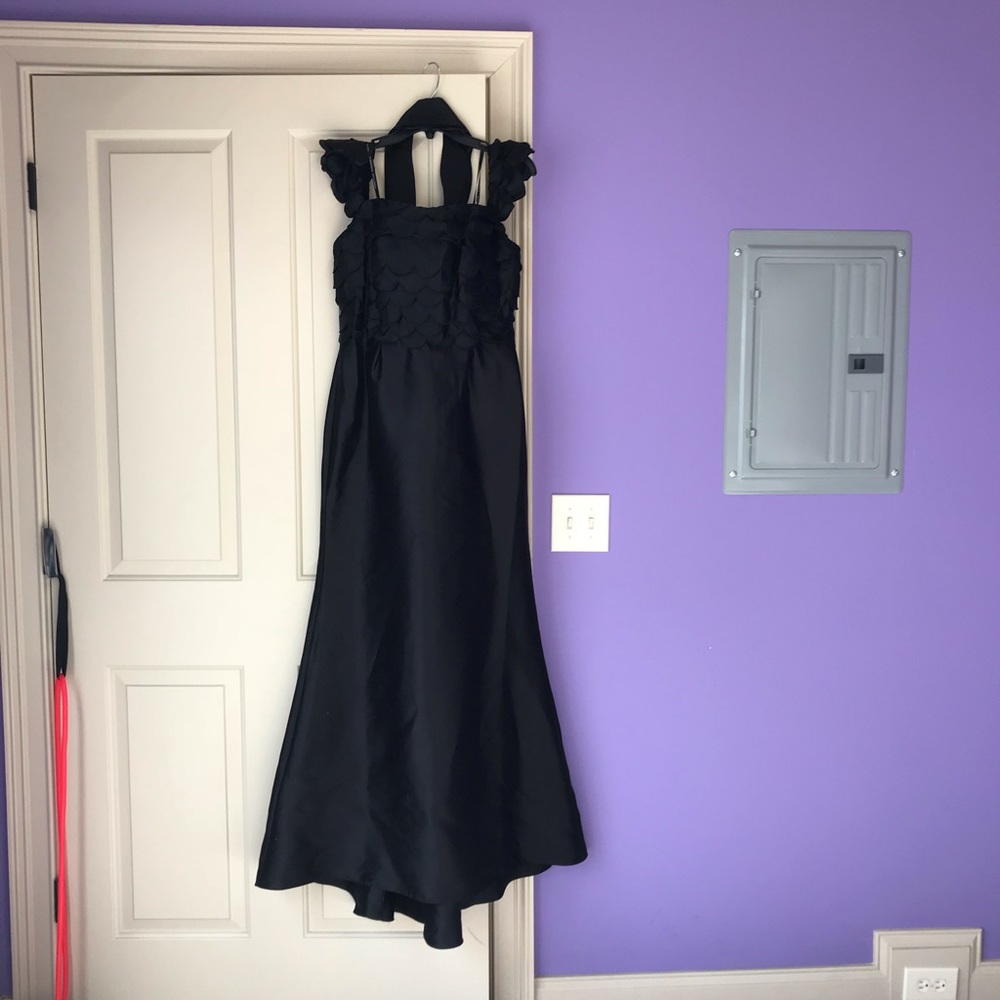 formal dress never worn. event cancelled.